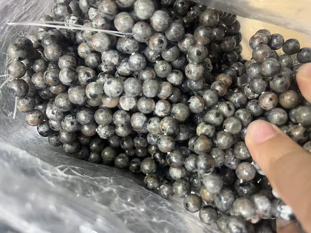 yve bracelets// $1 each pick here// round beads 8mm